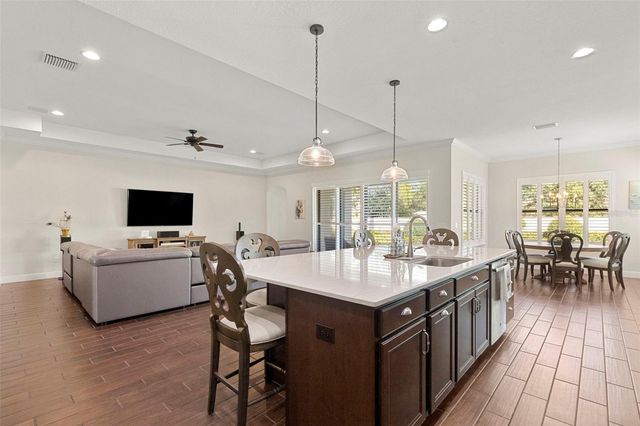5134 LAKECASTLE DRIVE, Tampa, FL 33624