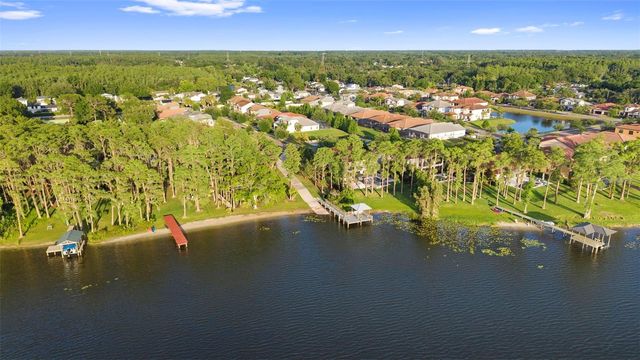 5134 LAKECASTLE DRIVE, Tampa, FL 33624