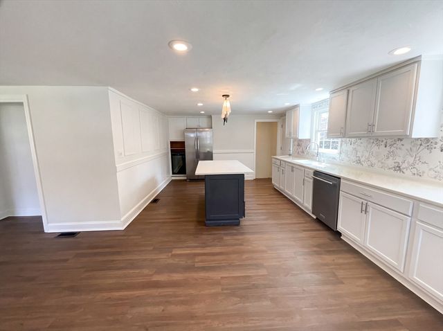 186 Forest St, Bridgewater, MA 02324