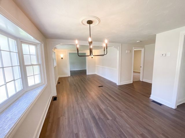 186 Forest St, Bridgewater, MA 02324