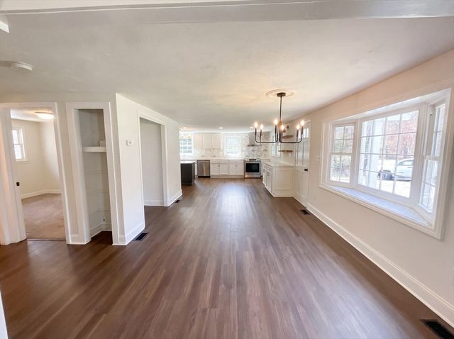 186 Forest St, Bridgewater, MA 02324