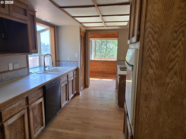 8377 Se REGNER Rd, Gresham, OR 97080