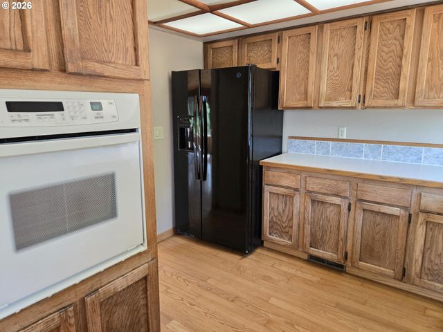 8377 Se REGNER Rd, Gresham, OR 97080