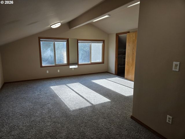 8377 Se REGNER Rd, Gresham, OR 97080