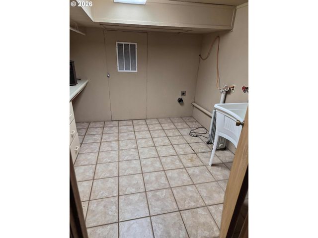 8377 Se REGNER Rd, Gresham, OR 97080