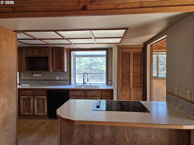 8377 Se REGNER Rd, Gresham, OR 97080