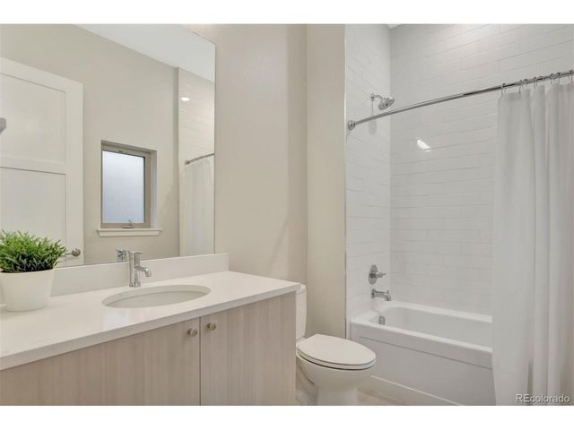 4885 S Monaco St 208, Denver, CO 80237