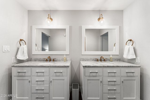 3904 E AHWATUKEE Drive, Phoenix, AZ 85044