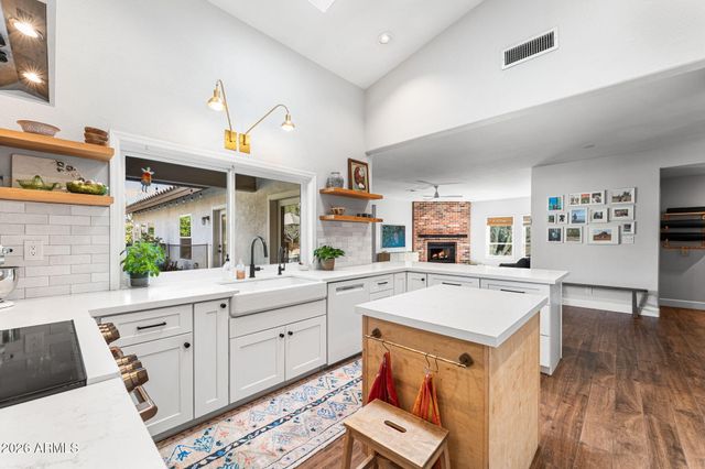 3904 E AHWATUKEE Drive, Phoenix, AZ 85044