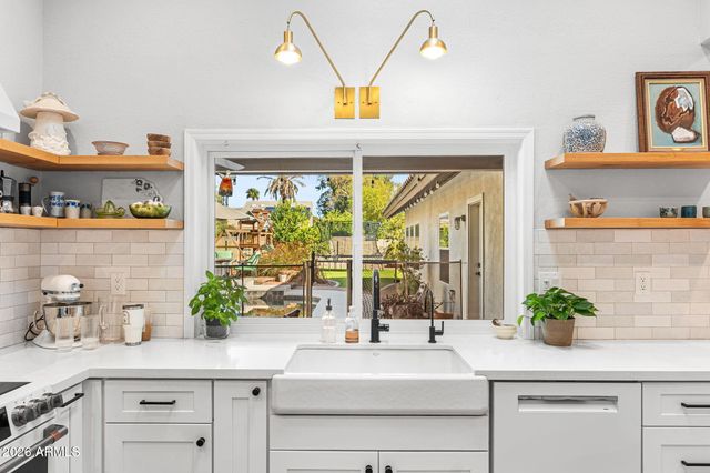 3904 E AHWATUKEE Drive, Phoenix, AZ 85044