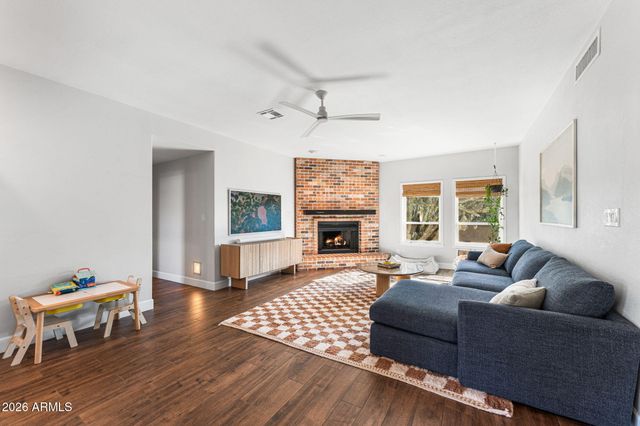 3904 E AHWATUKEE Drive, Phoenix, AZ 85044