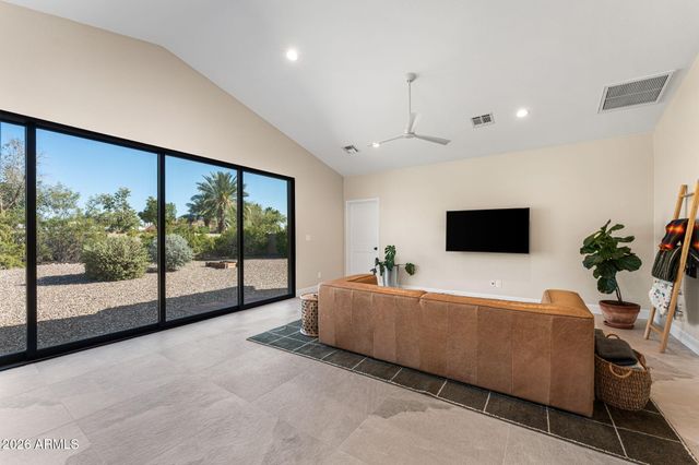 3904 E AHWATUKEE Drive, Phoenix, AZ 85044