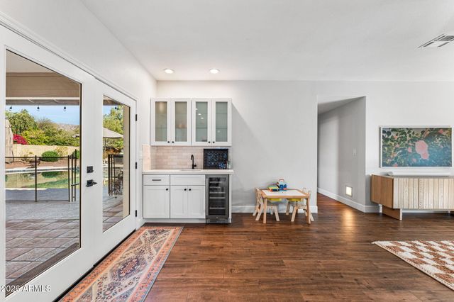 3904 E AHWATUKEE Drive, Phoenix, AZ 85044