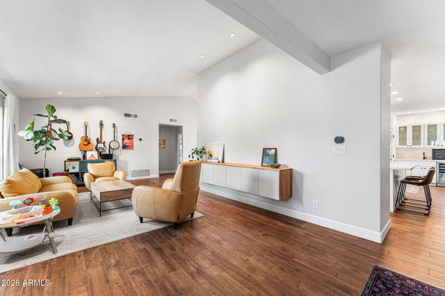 3904 E AHWATUKEE Drive, Phoenix, AZ 85044