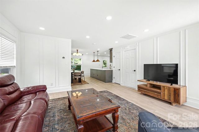 1213 Allegiance Drive, Charlotte, NC 28217
