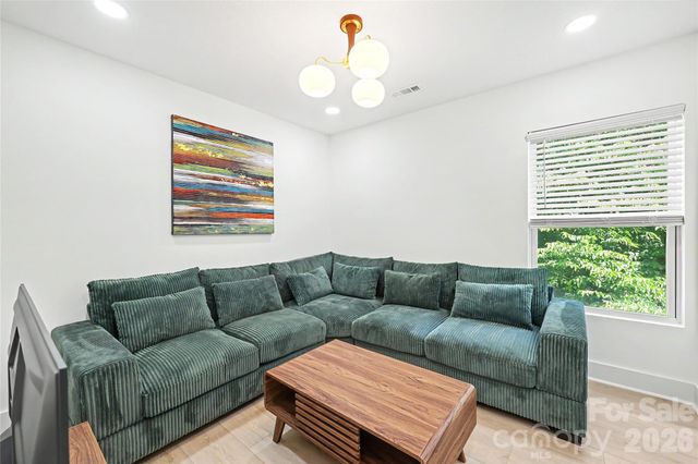 1213 Allegiance Drive, Charlotte, NC 28217