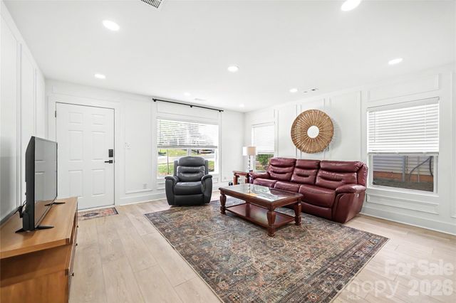 1213 Allegiance Drive, Charlotte, NC 28217