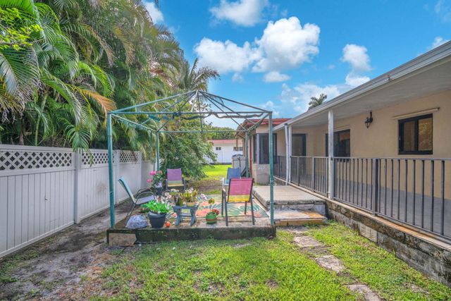 11490 W Biscayne Canal Road, Miami, FL 33161