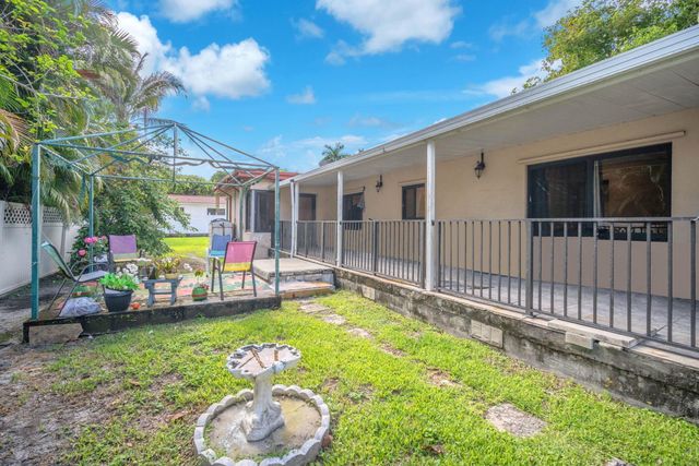 11490 W Biscayne Canal Road, Miami, FL 33161