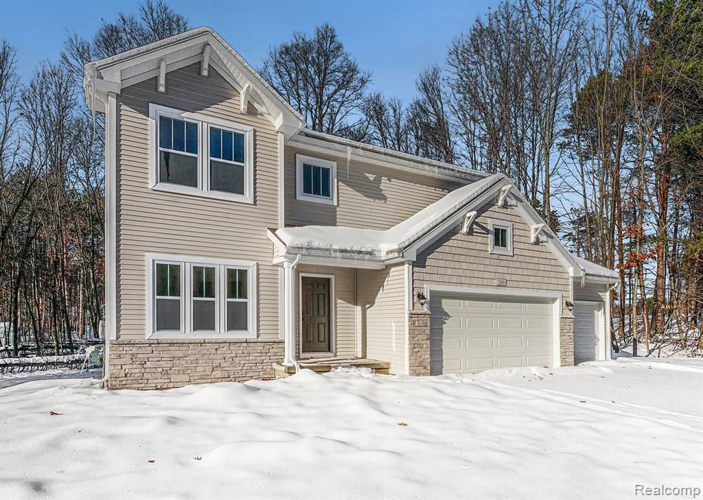 392 Golfside Drive, Lapeer, MI 48446