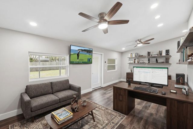 271 Naylor NE, Palm Bay, FL 32907