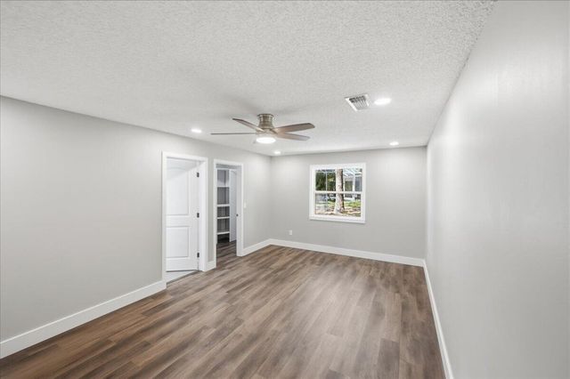 271 Naylor NE, Palm Bay, FL 32907