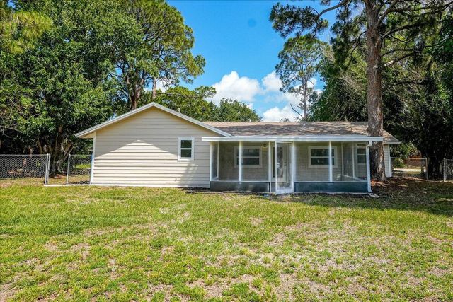 271 Naylor NE, Palm Bay, FL 32907