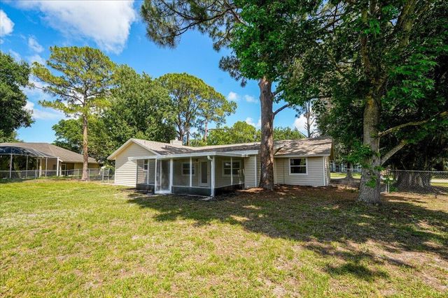 271 Naylor NE, Palm Bay, FL 32907