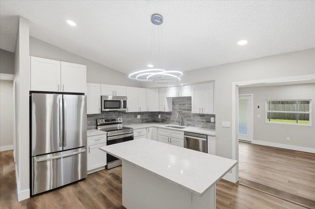 271 Naylor NE, Palm Bay, FL 32907