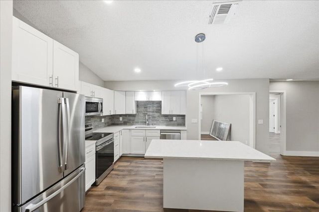 271 Naylor NE, Palm Bay, FL 32907