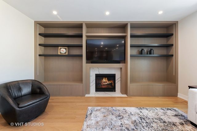 1735 Longvalley Road, Glenview, IL 60025