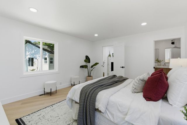 580 Green Manor Court, Palo Alto, CA 94301