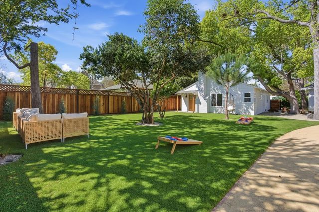 580 Green Manor Court, Palo Alto, CA 94301