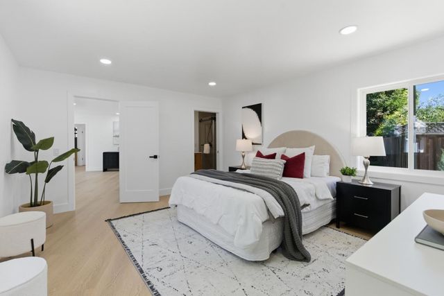 580 Green Manor Court, Palo Alto, CA 94301