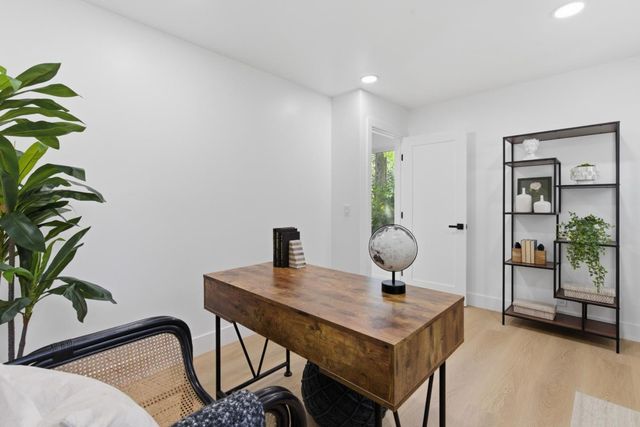 580 Green Manor Court, Palo Alto, CA 94301