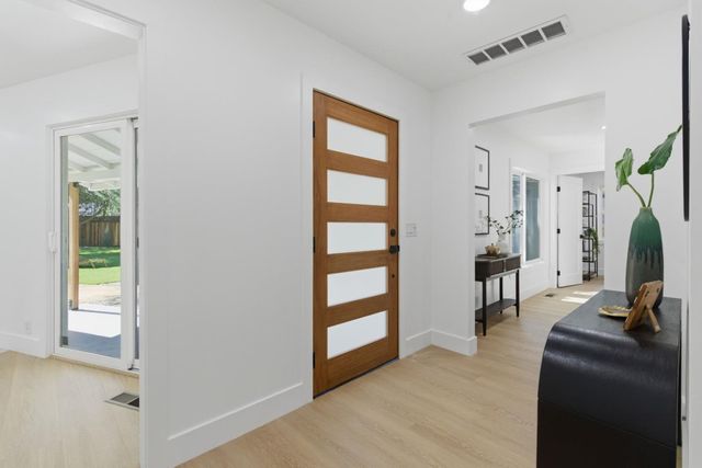 580 Green Manor Court, Palo Alto, CA 94301