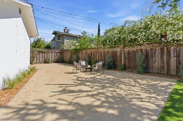 580 Green Manor Court, Palo Alto, CA 94301