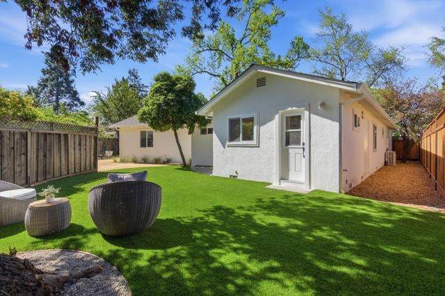 580 Green Manor Court, Palo Alto, CA 94301