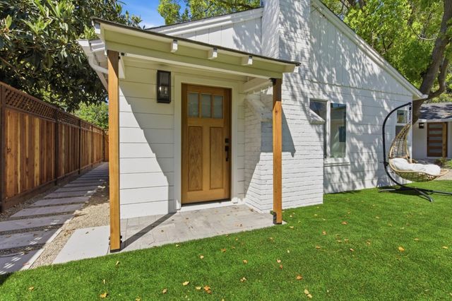 580 Green Manor Court, Palo Alto, CA 94301