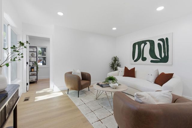 580 Green Manor Court, Palo Alto, CA 94301