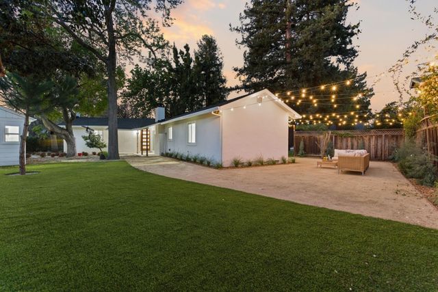 580 Green Manor Court, Palo Alto, CA 94301