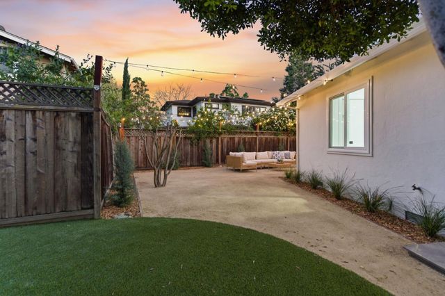 580 Green Manor Court, Palo Alto, CA 94301