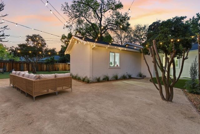 580 Green Manor Court, Palo Alto, CA 94301