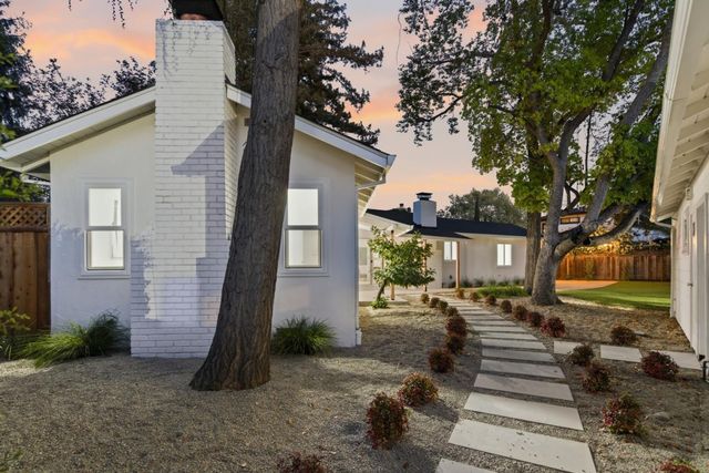 580 Green Manor Court, Palo Alto, CA 94301