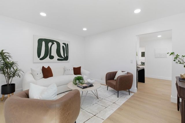 580 Green Manor Court, Palo Alto, CA 94301