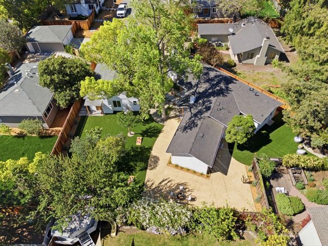 580 Green Manor Court, Palo Alto, CA 94301