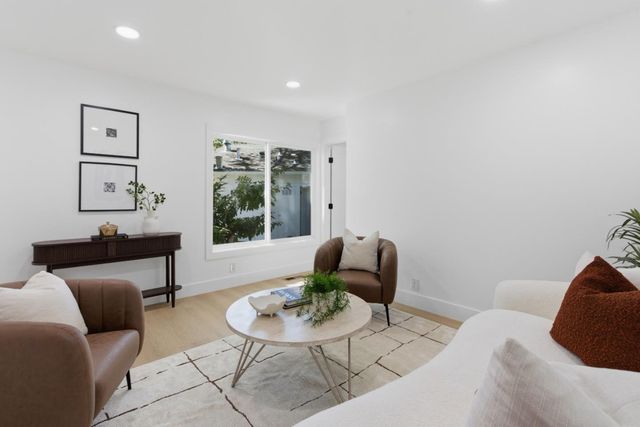 580 Green Manor Court, Palo Alto, CA 94301