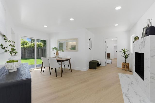 580 Green Manor Court, Palo Alto, CA 94301