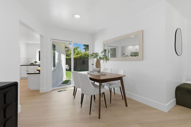 580 Green Manor Court, Palo Alto, CA 94301