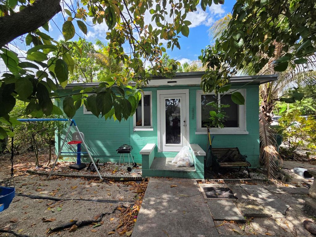 238 SW 1st Street, Florida City, FL 33034
